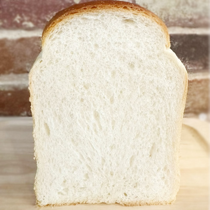 石臼挽きモチハルカの新麦山食パン